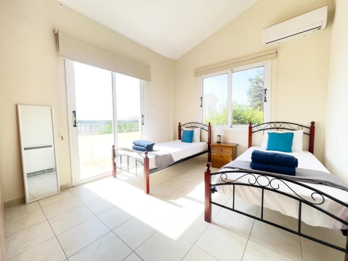 Sunset Pearl Holiday Villa 아이아 나파 외부 사진