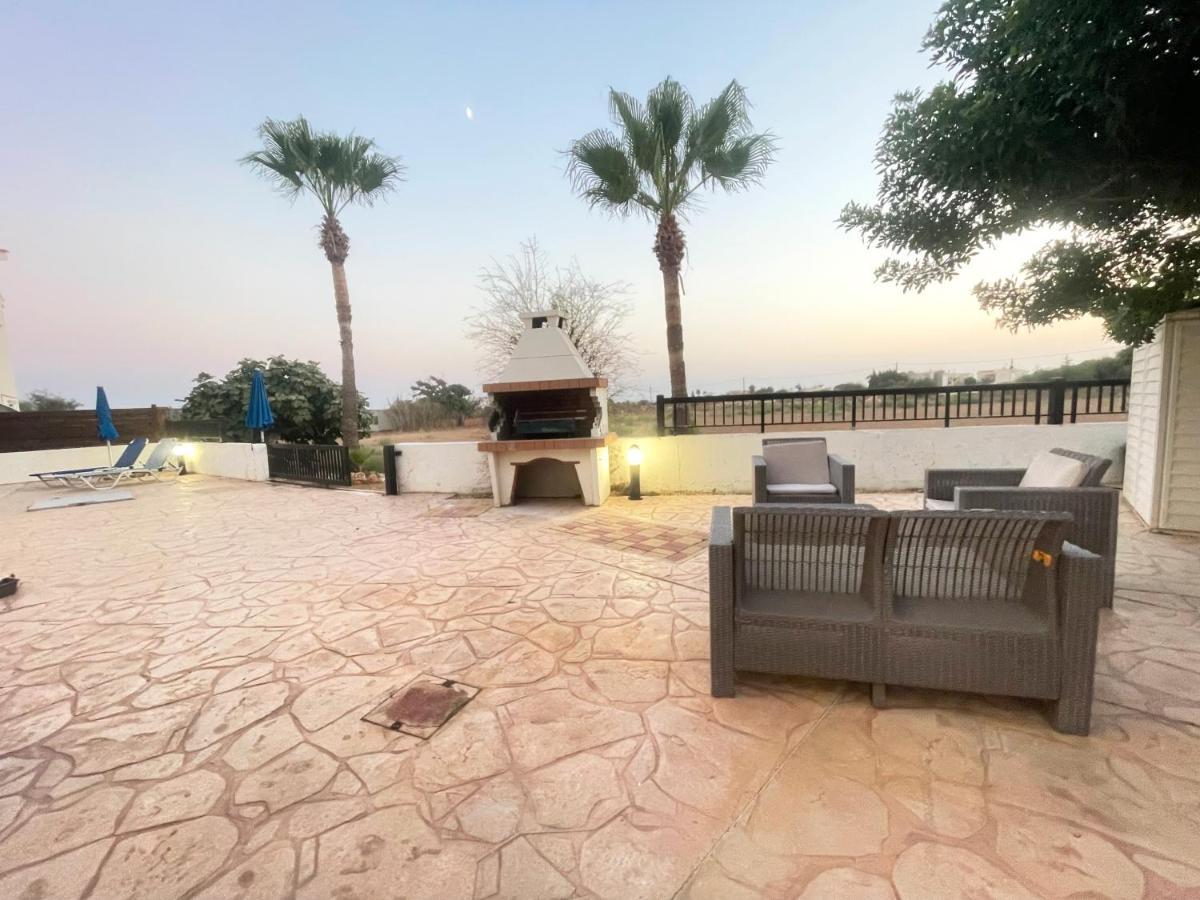 Sunset Pearl Holiday Villa 아이아 나파 외부 사진