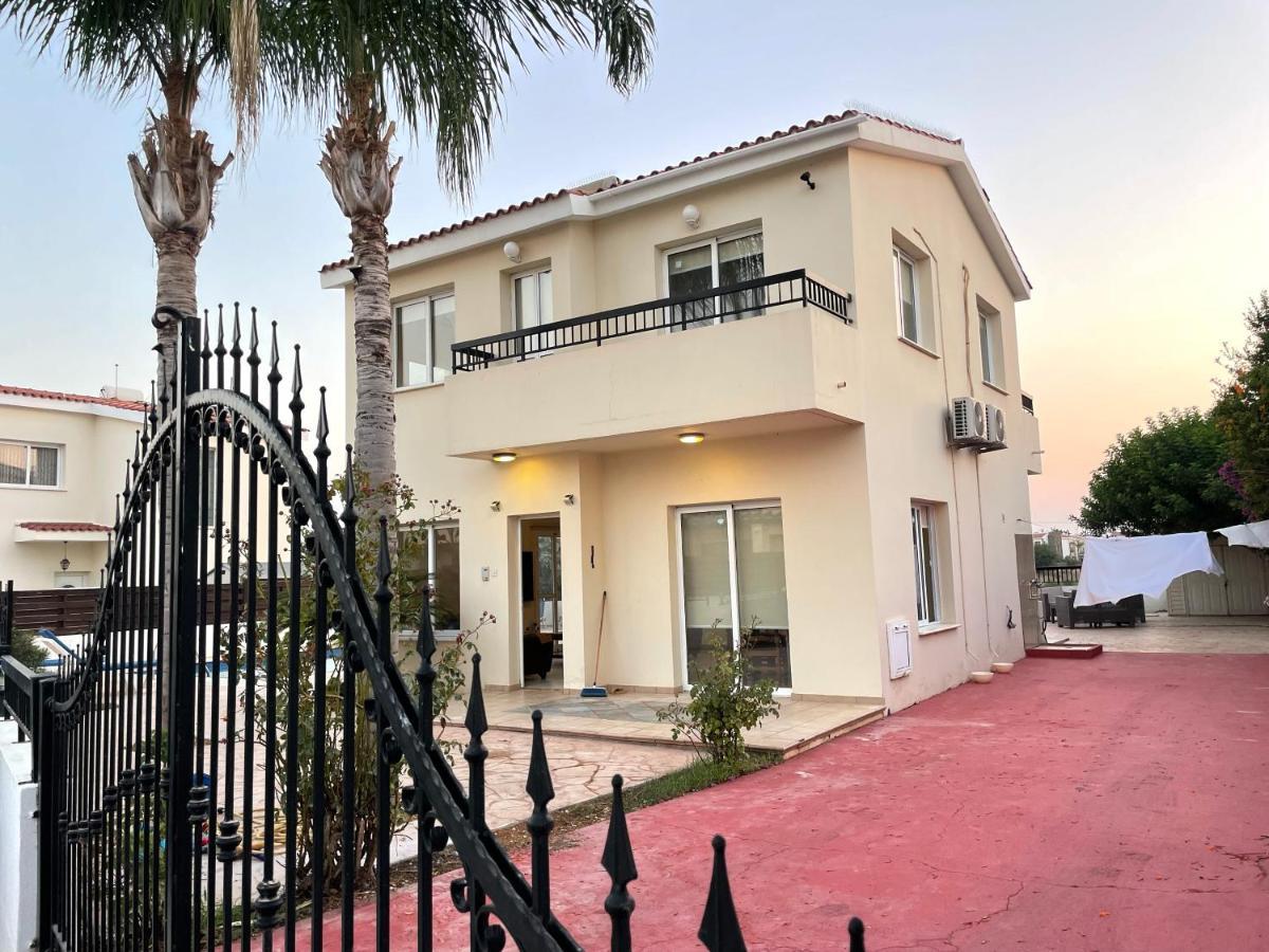 Sunset Pearl Holiday Villa 아이아 나파 외부 사진