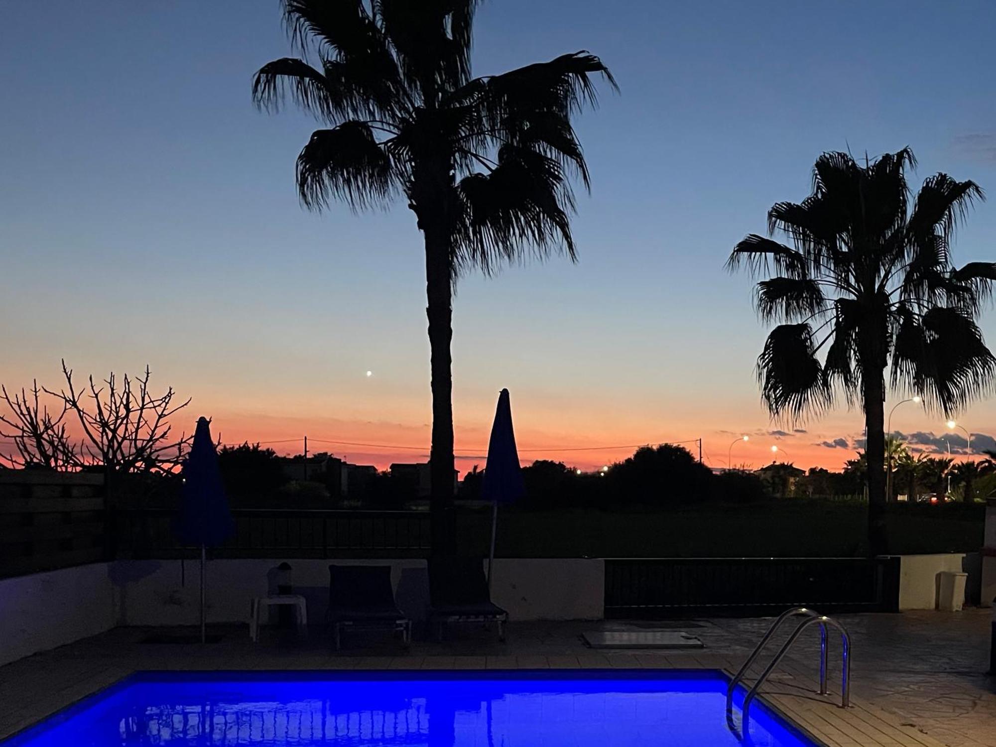 Sunset Pearl Holiday Villa 아이아 나파 외부 사진