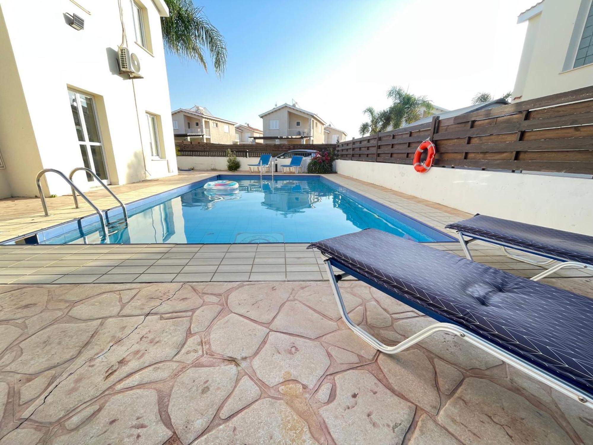 Sunset Pearl Holiday Villa 아이아 나파 외부 사진