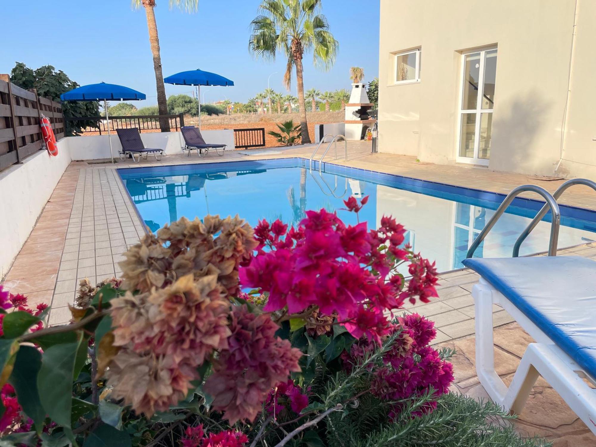 Sunset Pearl Holiday Villa 아이아 나파 외부 사진