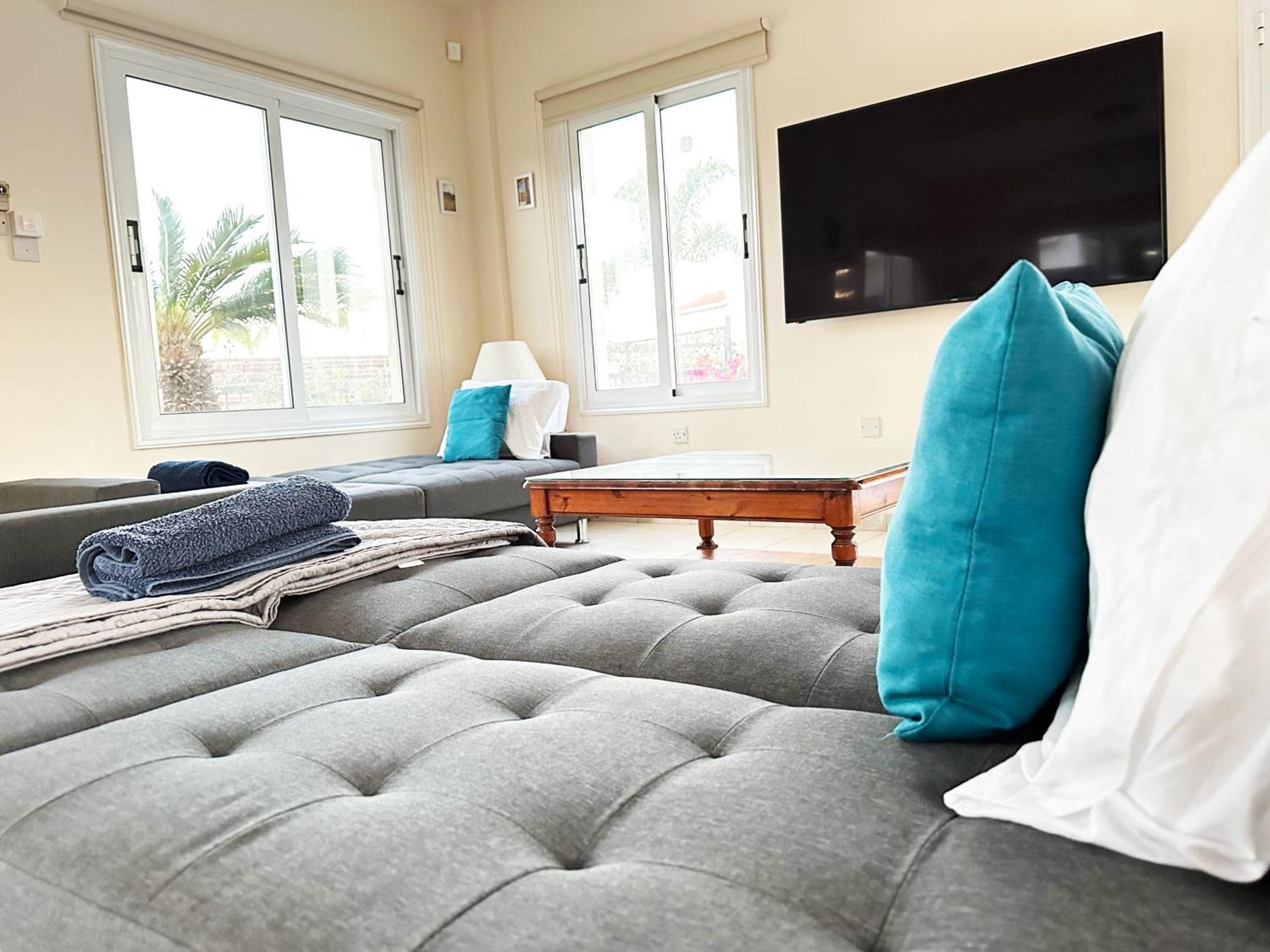Sunset Pearl Holiday Villa 아이아 나파 외부 사진
