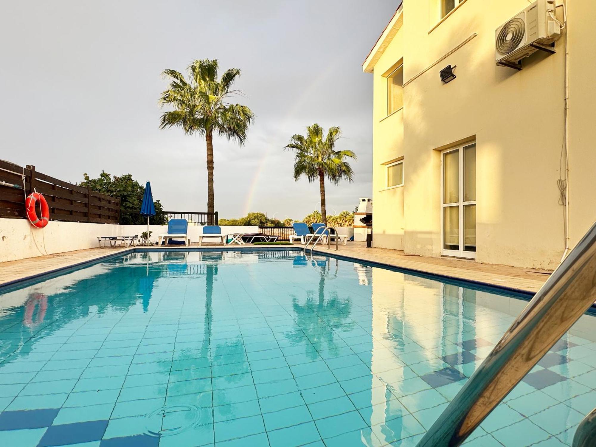 Sunset Pearl Holiday Villa 아이아 나파 외부 사진